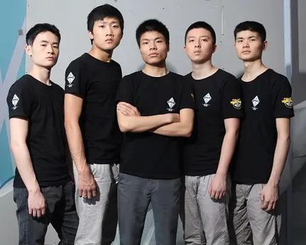 皇族vstsm/皇族s3亚军阵容-第4张图片 皇族vstsm/皇族s3亚军阵容-第4张图片