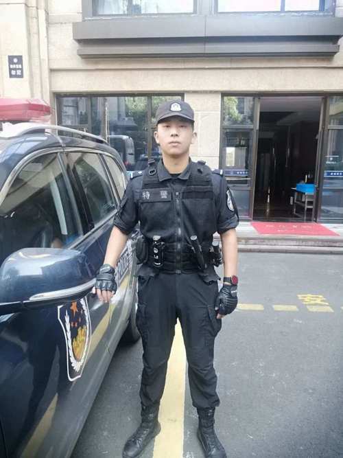 武警特警装备多少斤-武装特警用什么枪-第2张图片 武警特警装备多少斤-武装特警用什么枪-第2张图片