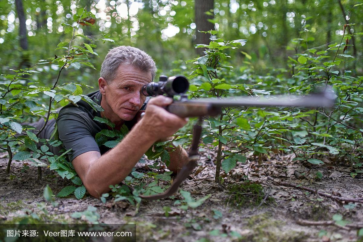 【猎人可以使用什么武器，猎人可以拿什么近战武器】-第7张图片