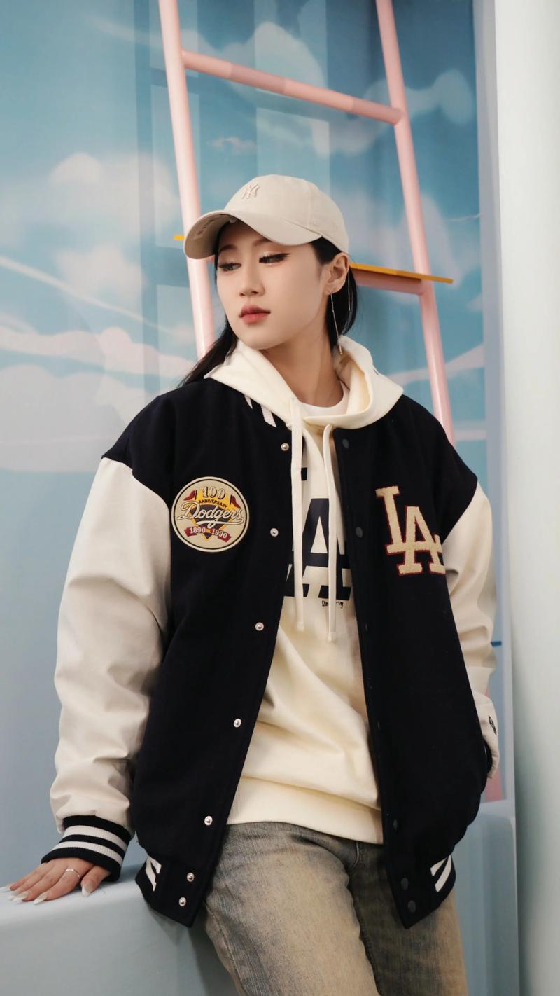 关于“运动潮流服装”的解答-第4张图片 关于“运动潮流服装”的解答-第4张图片