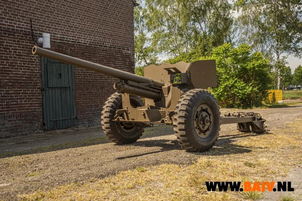 丘吉尔17磅炮,丘吉尔 17磅炮-第5张图片 丘吉尔17磅炮,丘吉尔 17磅炮-第5张图片