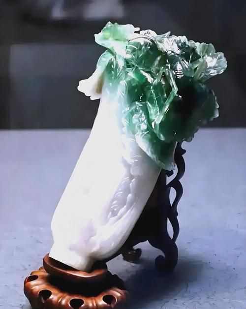 【翡翠雕刻摆件,翡翠雕刻摆件费用】-第3张图片 【翡翠雕刻摆件,翡翠雕刻摆件费用】-第3张图片