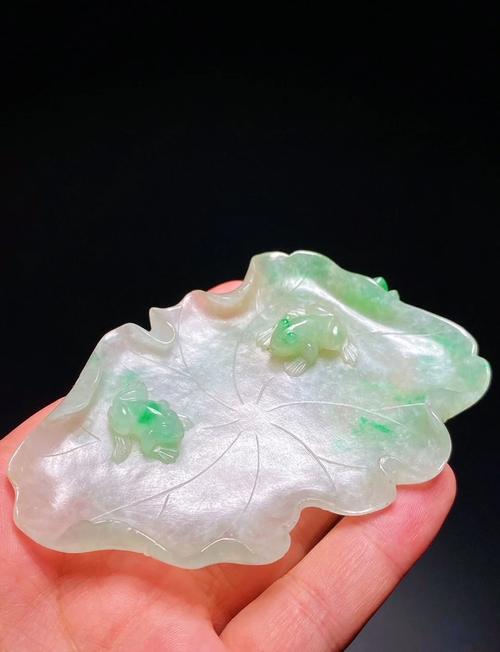 【翡翠雕刻摆件,翡翠雕刻摆件费用】-第6张图片 【翡翠雕刻摆件,翡翠雕刻摆件费用】-第6张图片