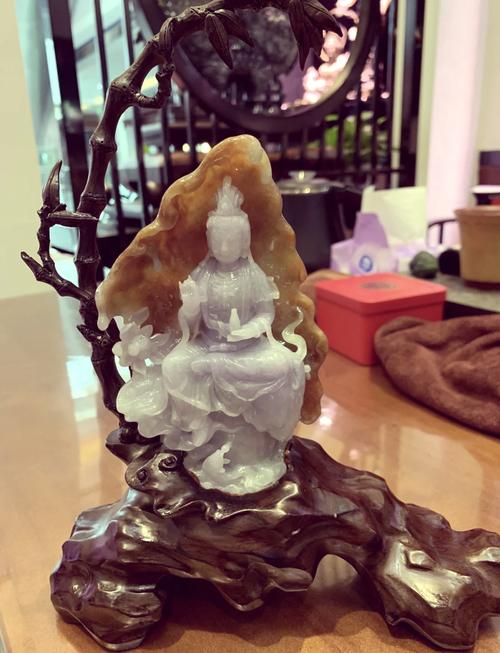 【翡翠雕刻摆件,翡翠雕刻摆件费用】-第8张图片 【翡翠雕刻摆件,翡翠雕刻摆件费用】-第8张图片