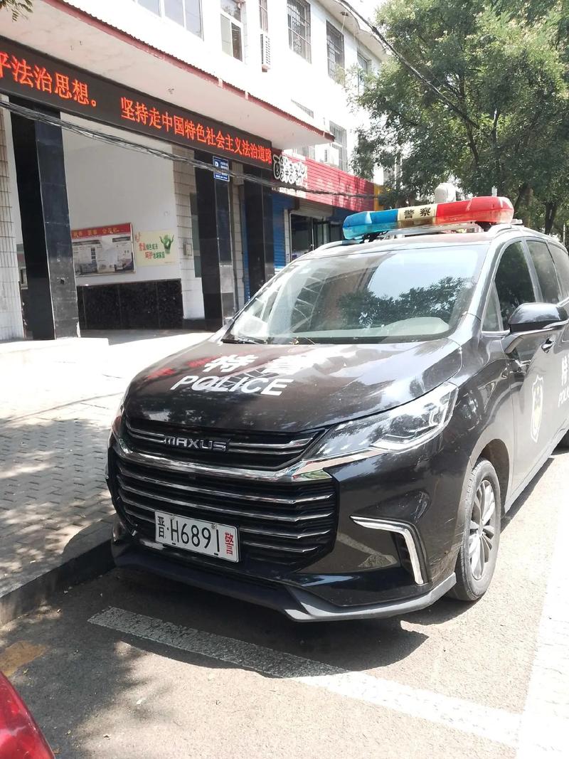 未来的特警装备是什么,未来的特警车-第8张图片 未来的特警装备是什么,未来的特警车-第8张图片