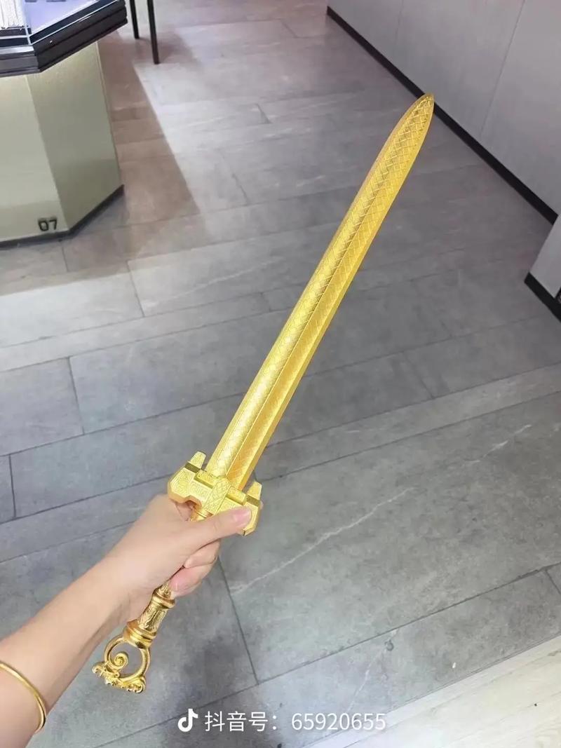 黄金之剑做装备多少钱/黄金之剑装备颜色排名-第5张图片