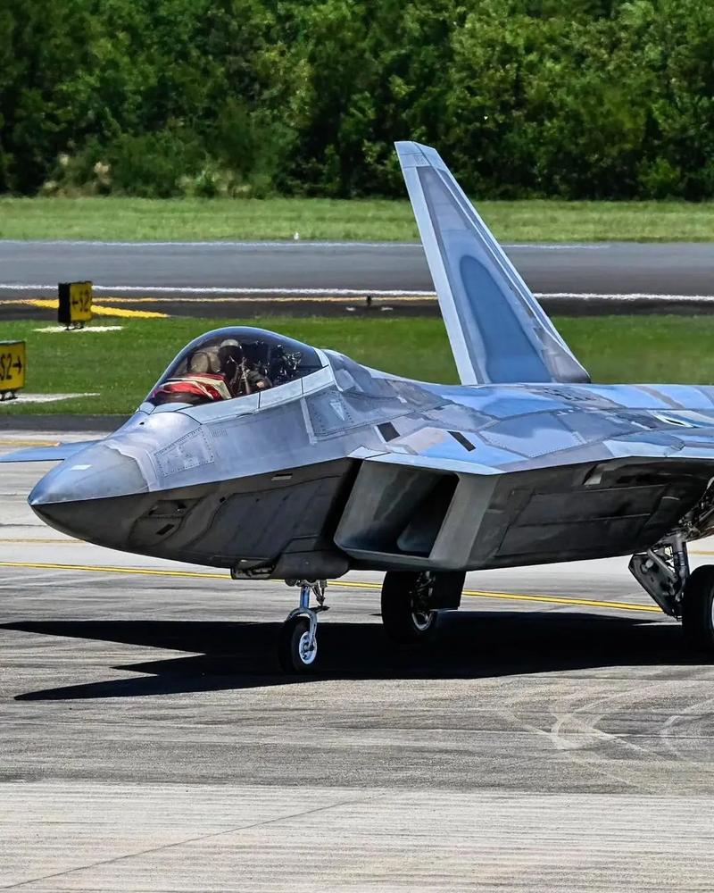 f22战斗机武器配备，f22战斗力