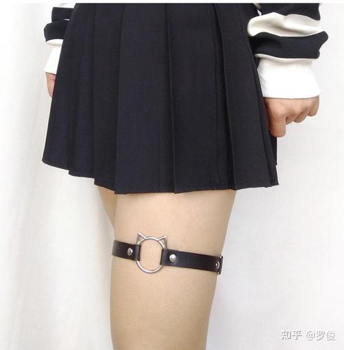 大腿绑的带子叫什么/大腿绑带的由来-第4张图片